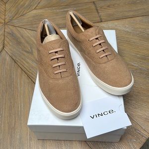 * NEW * Vince Blair Oxford Lace Sneaker, Size 9. NEW in box